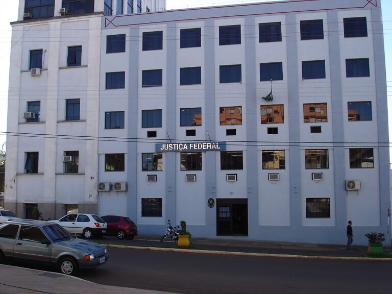 Primeira sede da Justiça Federal em Cruz Alta, Rua General Osório, nº 333, centro da cidade. (2004)