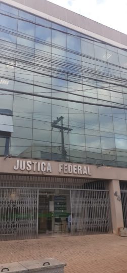 imagem da fachada do prédio com a inscrição justiça federal